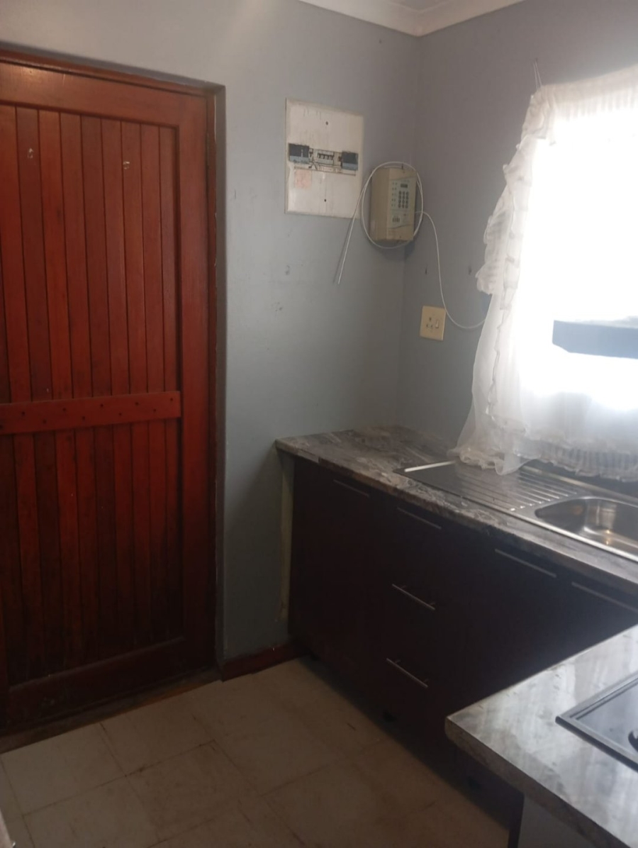  Bedroom Property for Sale in Llitha Park Western Cape